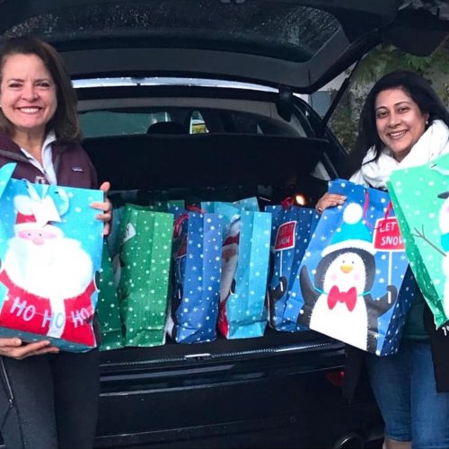 12-23-24 (?) - Photo credit: Peffy Toye - District 26 Unit 105's VA&R Deputy Carol Bagley delivering gifts to VA-Menlo Park for short-term patients.